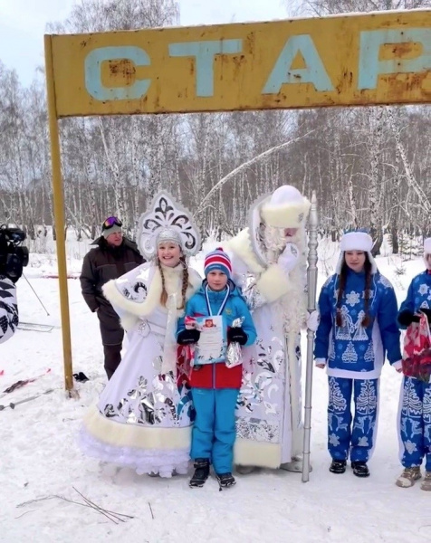   "Рождественская лыжная гонка" в поселке Старокамышинск.