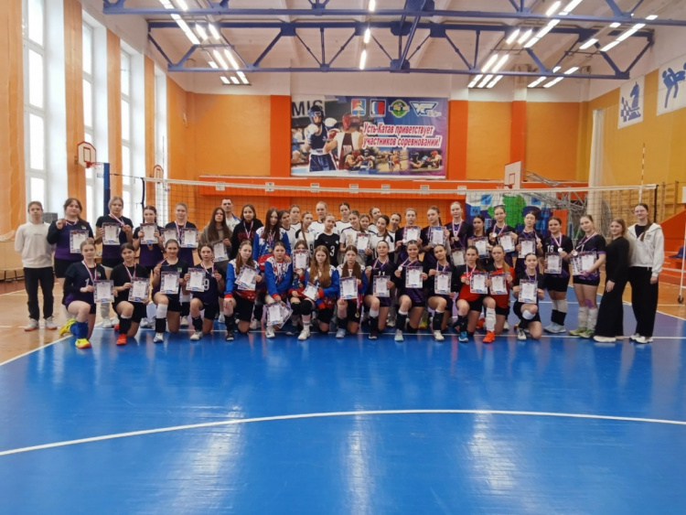 Турнир по волейболу среди девушек , посвященный "Дню волейбола".