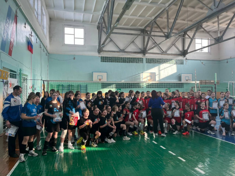 Турнир по волейболу в г.Усть-Катаве среди девушек.